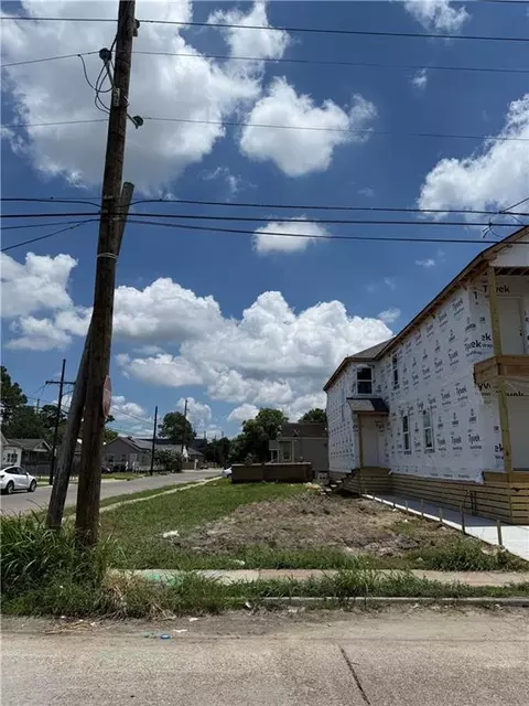 2145 Piety St, New Orleans, LA 70117