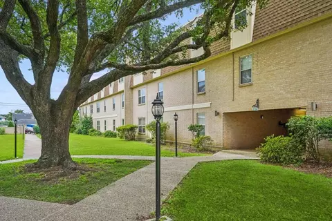 2708 Whitney Pl #812, Metairie, LA 70002