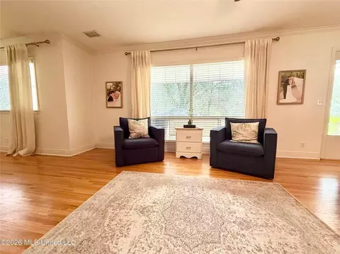 Living - 403 Pine Dr, Brookhaven, MS 39601 photo 3 of 7