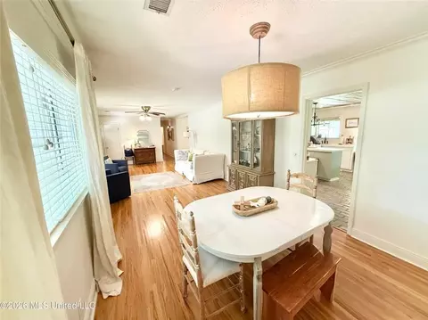 Dining - 403 Pine Dr, Brookhaven, MS 39601 photo 2 of 3