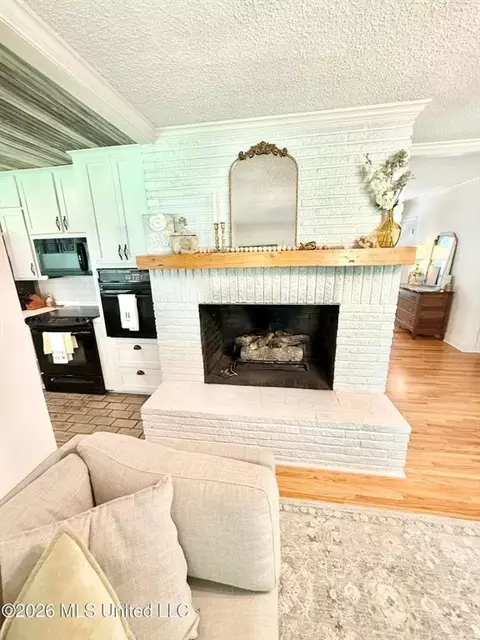 Kitchen - 403 Pine Dr, Brookhaven, MS 39601 photo 7 of 7