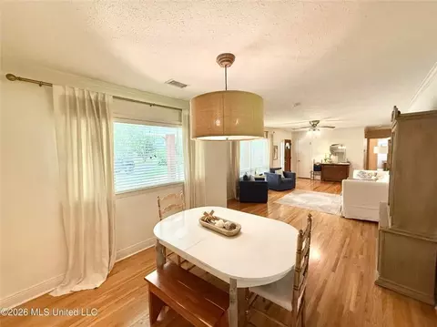 Dining - 403 Pine Dr, Brookhaven, MS 39601 photo 3 of 3