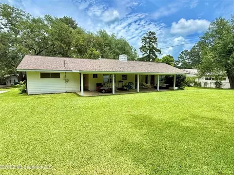 Exterior - 403 Pine Dr, Brookhaven, MS 39601 photo 6 of 6