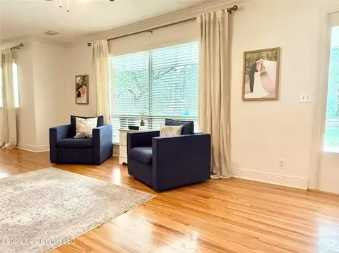 Living - 403 Pine Dr, Brookhaven, MS 39601 photo 5 of 7