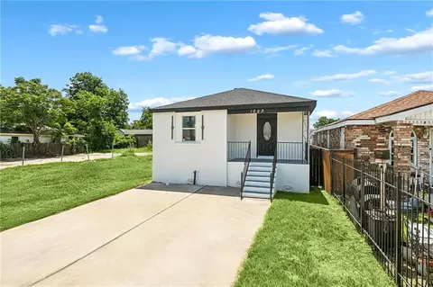 1023 S Starrett Rd, Metairie, LA 70003