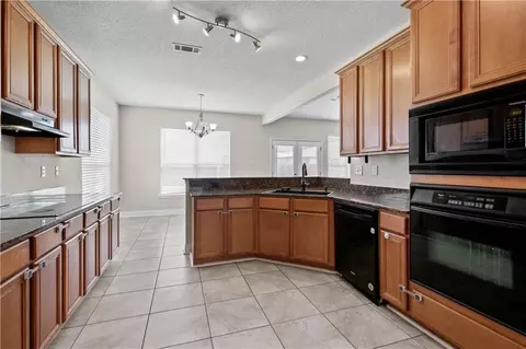 Kitchen - 424 E Redbud Dr, Slidell, LA 70458 photo 2 of 2