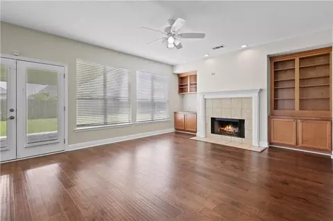 Living - 424 E Redbud Dr, Slidell, LA 70458 photo 3 of 9