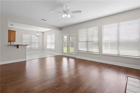 Living - 424 E Redbud Dr, Slidell, LA 70458 photo 5 of 9