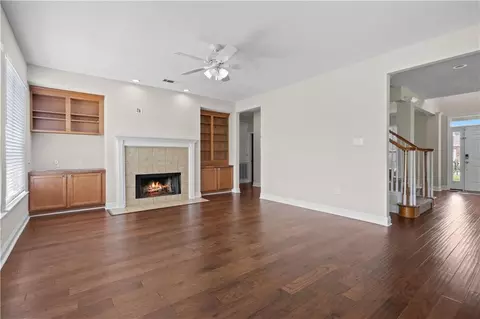 Living - 424 E Redbud Dr, Slidell, LA 70458 photo 4 of 9