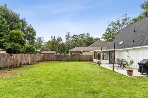 Exterior - 3921 Monroe St, Mandeville, LA 70448 photo 5 of 8