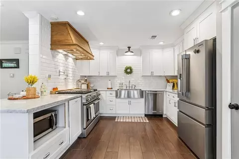 Kitchen - 3921 Monroe St, Mandeville, LA 70448 photo 1 of 1