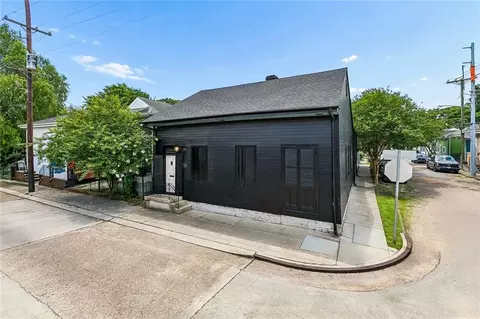 3228 Annunciation St, New Orleans, LA 70115