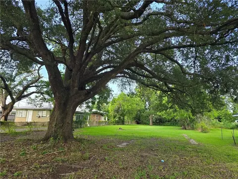 430 Camphor St, Laplace, LA 70068