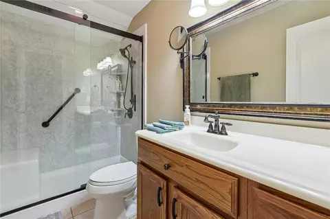 Bath - 5129 David Dr, Kenner, LA 70065 photo 4 of 4