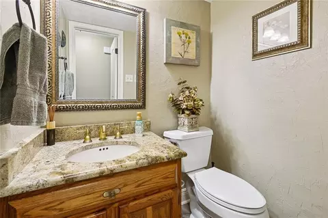 Bath - 5129 David Dr, Kenner, LA 70065 photo 3 of 4