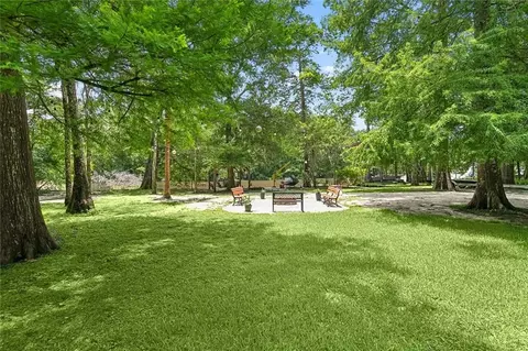 Exterior - 10 Cypress Rd, Covington, LA 70433 photo 2 of 13