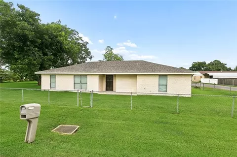 204 Market St, Raceland, LA 70394