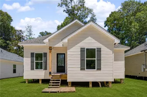 61450 Marie Dr, Lacombe, LA 70445