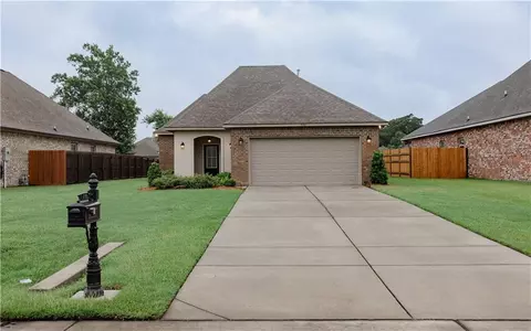 230 Cypress Bnd, Belle Chasse, LA 70037