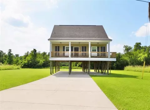 101 Tahiti Trl, Vacherie, LA 70090