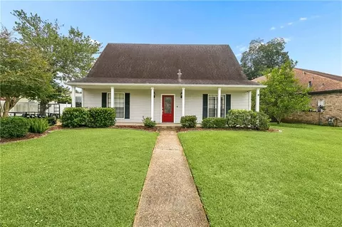 24 Myrtle Hill Dr, Destrehan, LA 70047