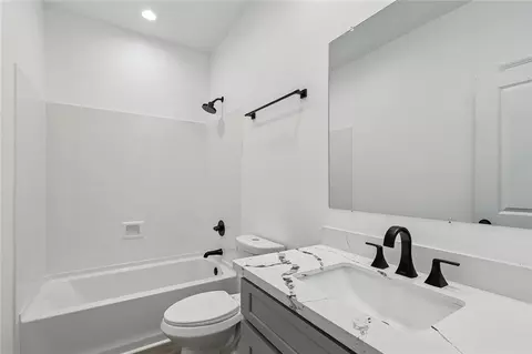 Bath - 440 Sharon Ave, Boutte, LA 70039 photo 1 of 2