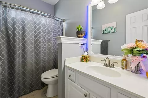 Bath - 127 Magnolia Ct, Luling, LA 70070 photo 4 of 4