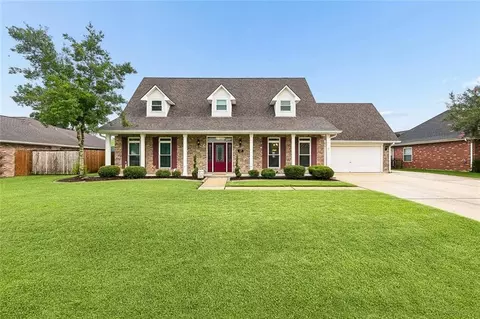 127 Magnolia Ct, Luling, LA 70070