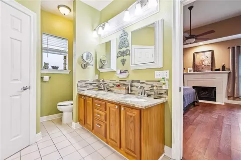 Bath - 127 Magnolia Ct, Luling, LA 70070 photo 2 of 4