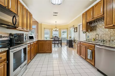 Kitchen - 127 Magnolia Ct, Luling, LA 70070 photo 1 of 2