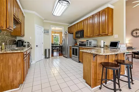 Kitchen - 127 Magnolia Ct, Luling, LA 70070 photo 2 of 2
