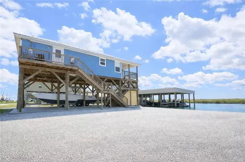 682 Martin Ln, Port Sulphur, LA 70083