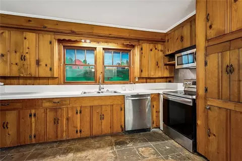 Kitchen - 82330 Highway 437 Hwy, Covington, LA 70435 photo 2 of 2