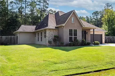 300 Summit Ct, Covington, LA 70435