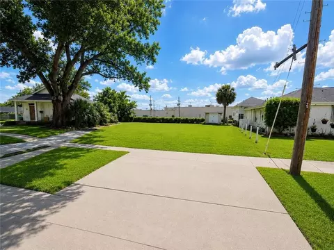 83 Willow Dr, Gretna, LA 70053
