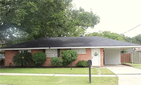 909 Barnes St, Bridge City, LA 70094