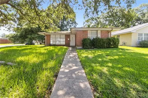 2737 Bristol Pl, New Orleans, LA 70131