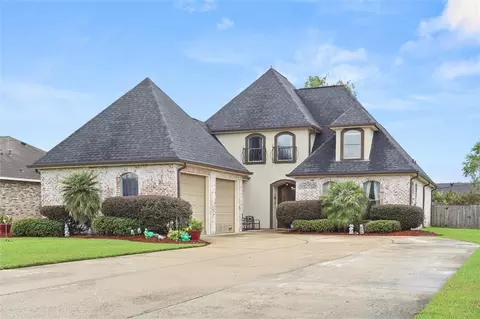 112 Panther Run Dr, Destrehan, LA 70047