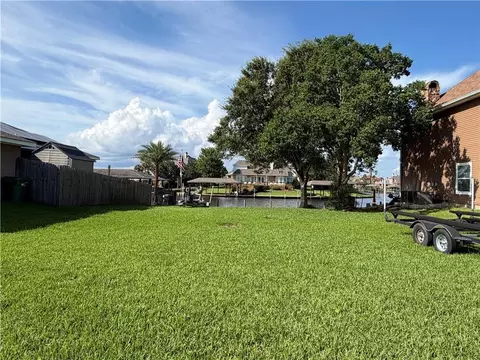418 Eden Isle Blvd, Slidell, LA 70458