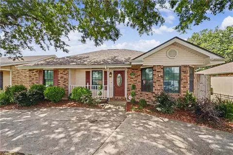 8912 W West Metairie Ave, Metairie, LA 70003