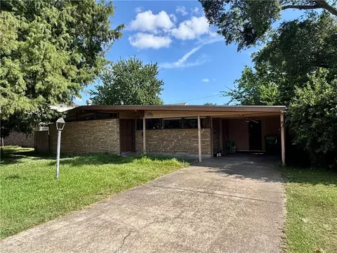 11 Laux Manor Dr, Metairie, LA 70003