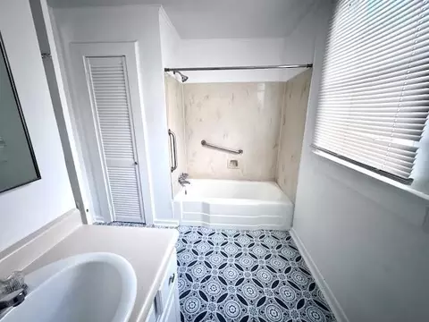 Bath - 439 Brooklyn Ave, Jefferson, LA 70121 photo 2 of 2