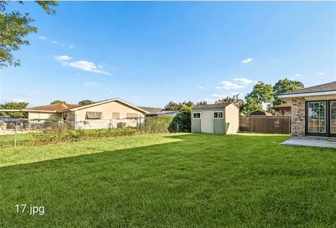 236 Willowbrook Ave, Gretna, LA 70056
