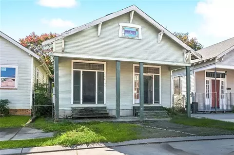 5022 Burgundy St, New Orleans, LA 70117