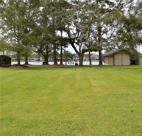 3023 S Palm Dr, Slidell, LA 70458