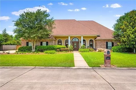 6405 Audubon Oaks Dr, Alexandria, LA 71303