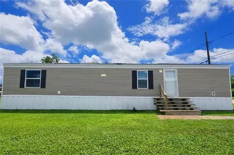 214 River Oaks Dr, Belle Chasse, LA 70037