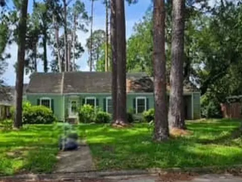220 E Bertheaud Ave, Opelousas, LA 70570