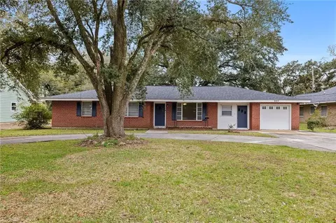 445 S 5th St, Ponchatoula, LA 70454
