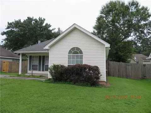 Exterior - 70220 8th St, Covington, LA 70433 photo 3 of 8